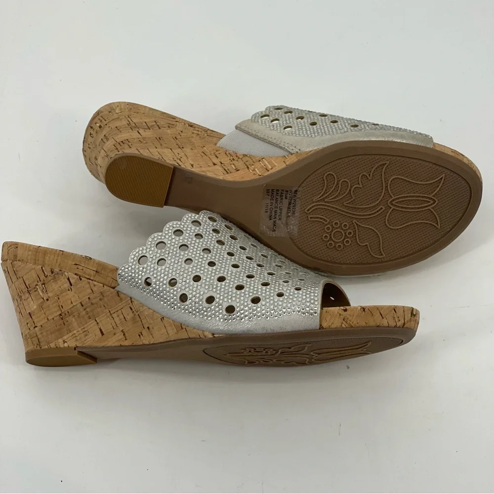 WHITE MOUNTAIN OPEN BACK WOMENS WEDGE. SILVER STRAP. SIZE 8.5M